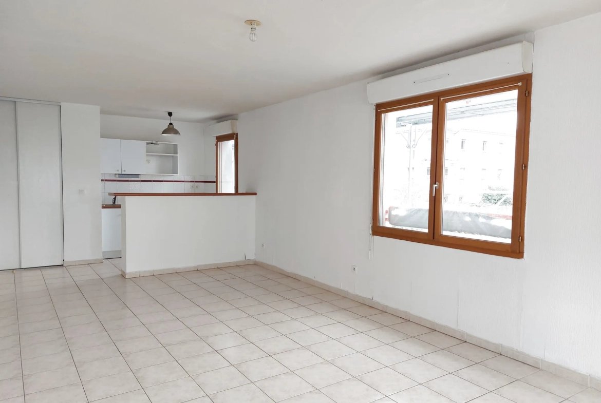 À vendre appartement de type 3 avec loggia et garage à Lunel 