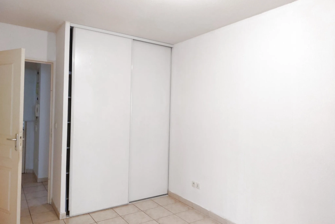 À vendre appartement de type 3 avec loggia et garage à Lunel 
