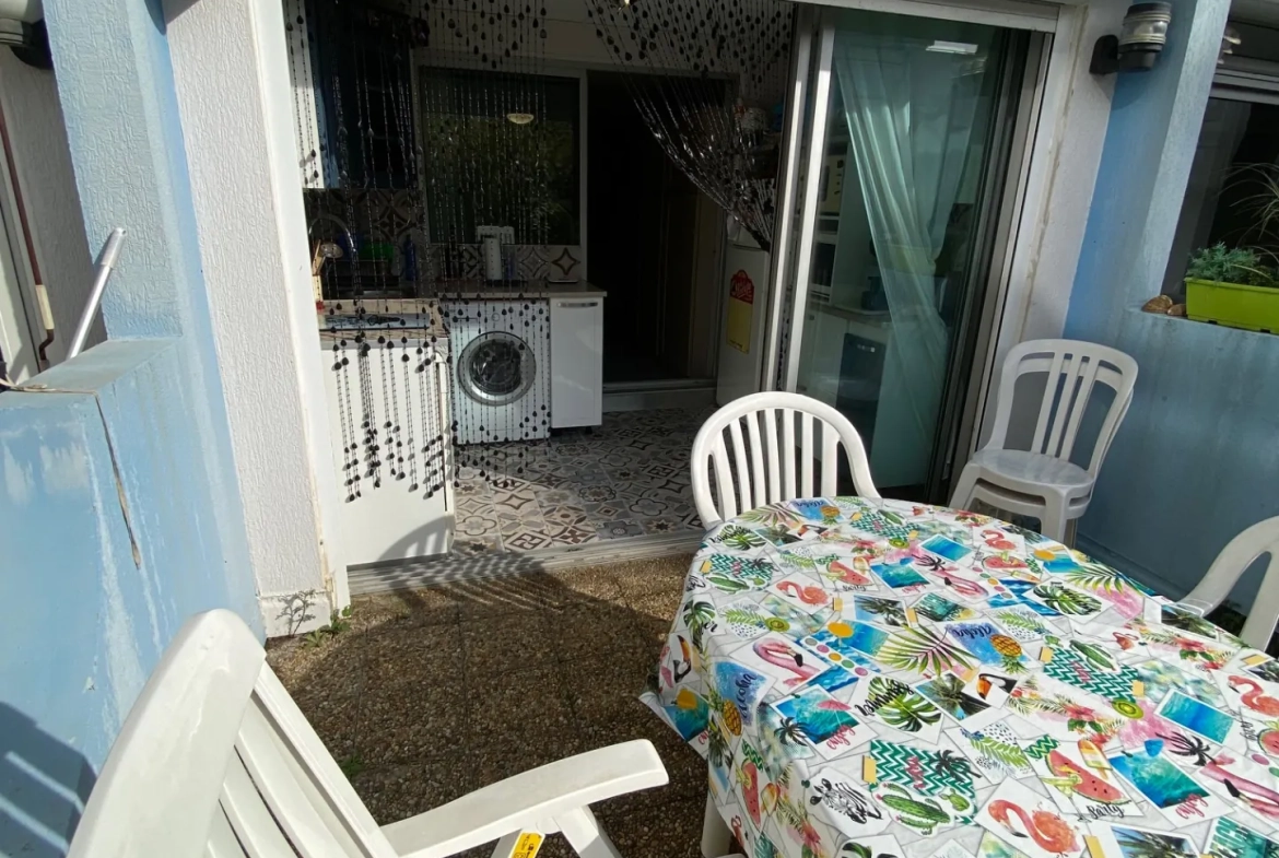 Studio meublé de 26m² avec terrasse et garage au Grau du Roi 