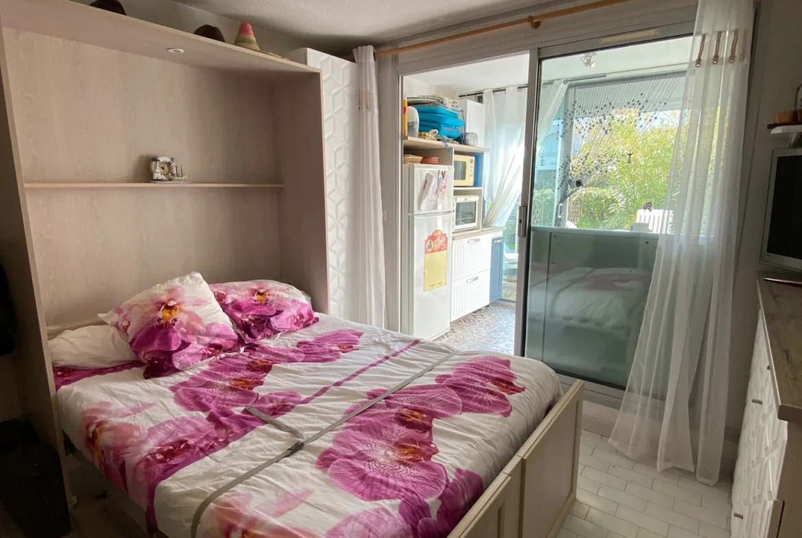 Studio meublé de 26m² avec terrasse et garage au Grau du Roi 