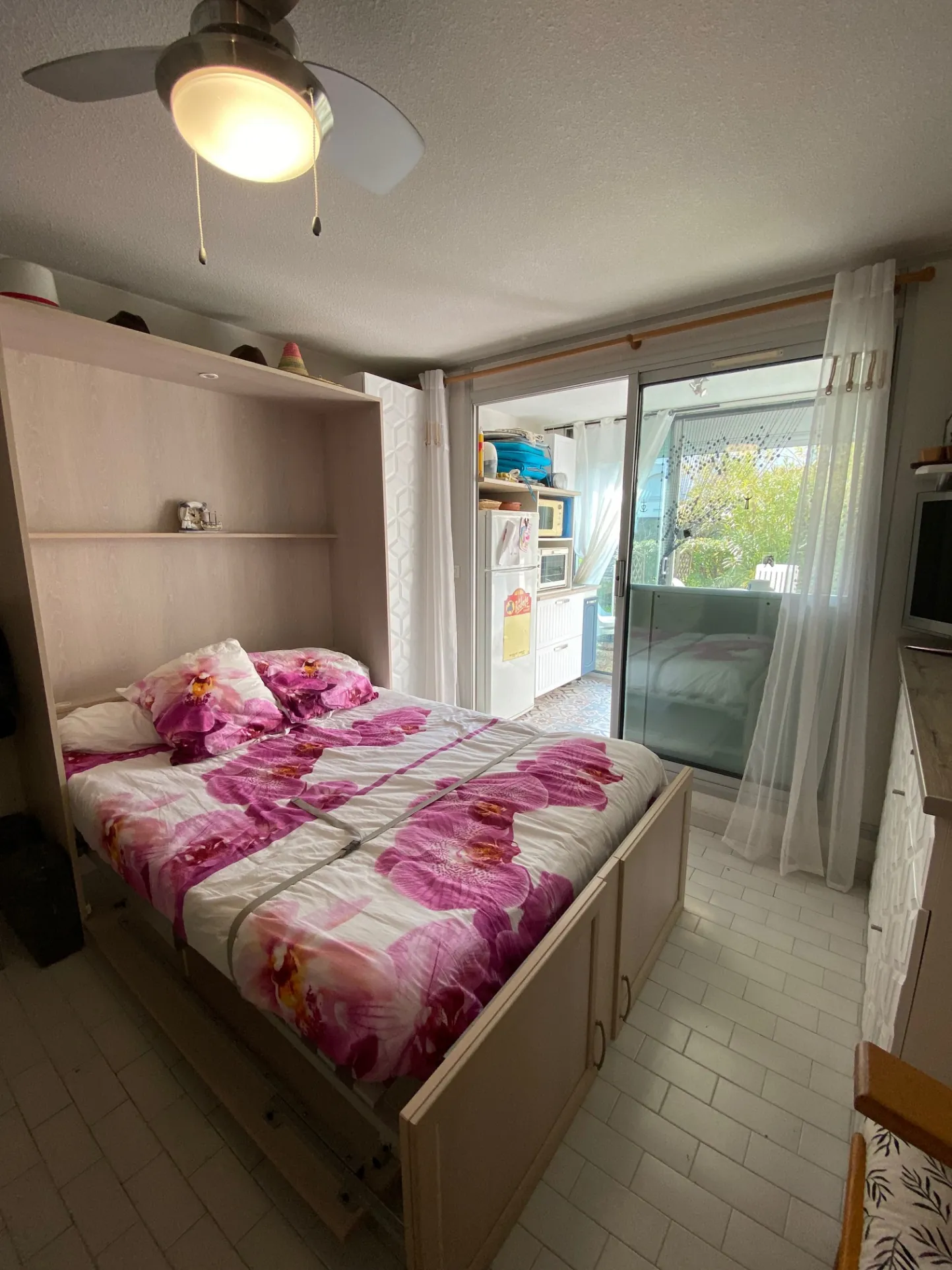 Studio meublé de 26m² avec terrasse et garage au Grau du Roi 