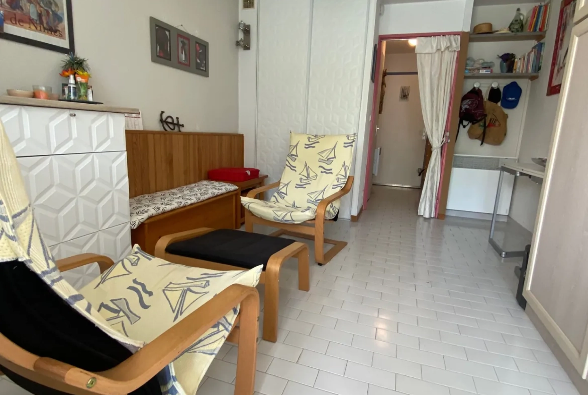 Studio meublé de 26m² avec terrasse et garage au Grau du Roi 