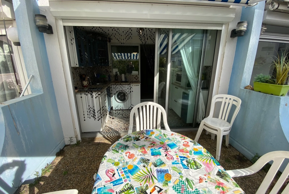 Studio meublé de 26m² avec terrasse et garage au Grau du Roi 