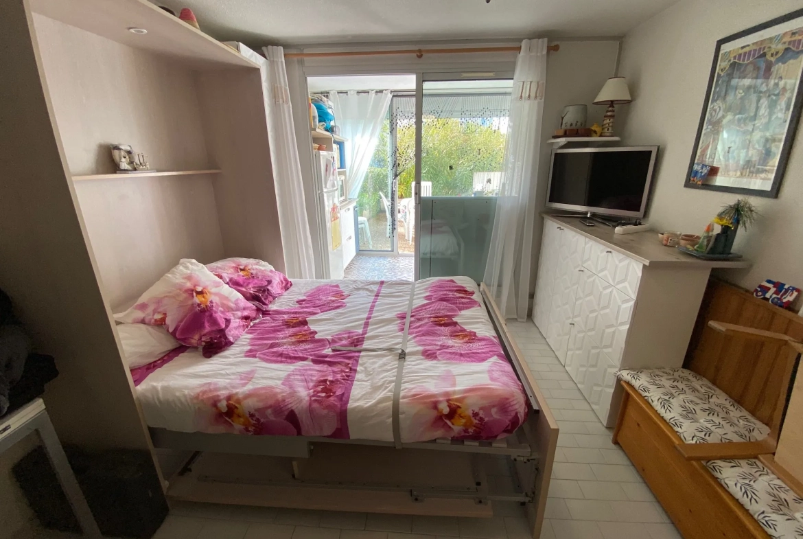 Studio meublé de 26m² avec terrasse et garage au Grau du Roi 