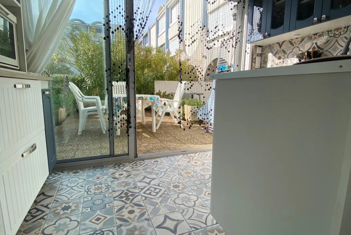 Studio meublé de 26m² avec terrasse et garage au Grau du Roi 