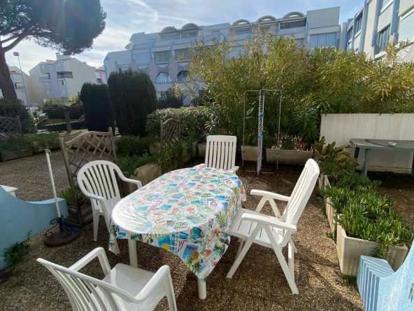 Studio meublé de 26m² avec terrasse et garage au Grau du Roi