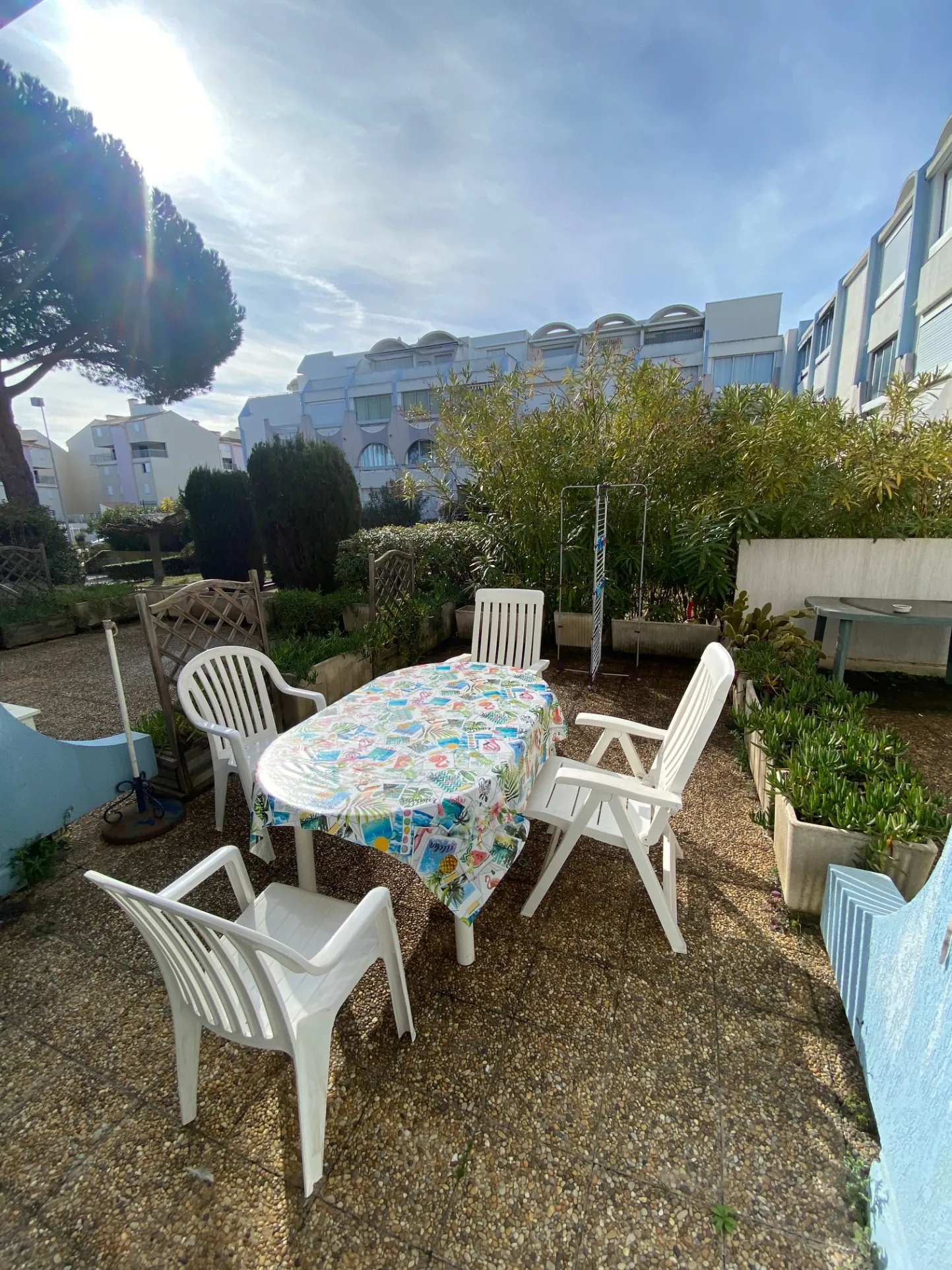 Studio meublé de 26m² avec terrasse et garage au Grau du Roi 
