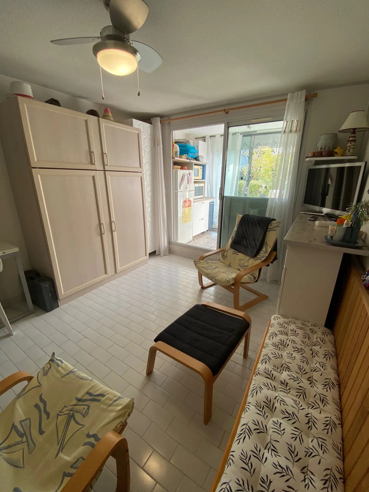 Studio meublé de 26m² avec terrasse et garage au Grau du Roi 
