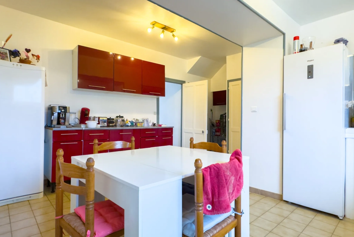 Maison rénovée avec piscine, 4 chambres, grand terrain à Privas secteur Ruissol 