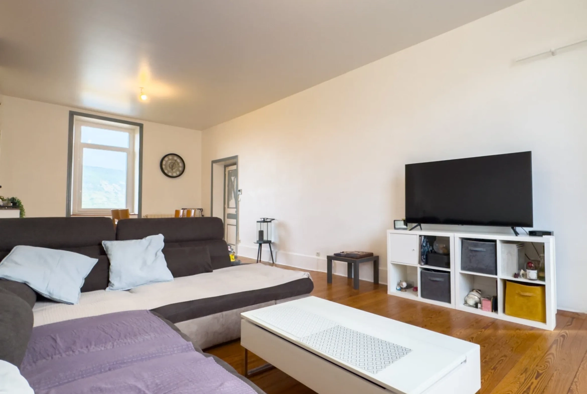 Maison rénovée avec piscine, 4 chambres, grand terrain à Privas secteur Ruissol 
