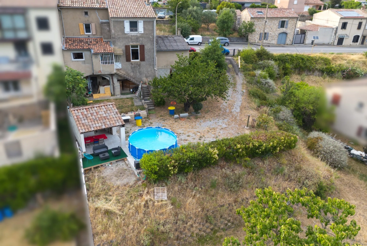 Maison rénovée avec piscine, 4 chambres, grand terrain à Privas secteur Ruissol 