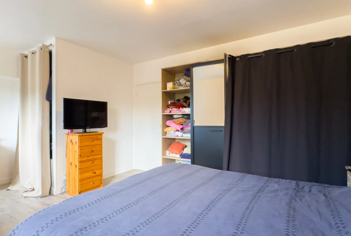Maison rénovée avec piscine, 4 chambres, grand terrain à Privas secteur Ruissol 