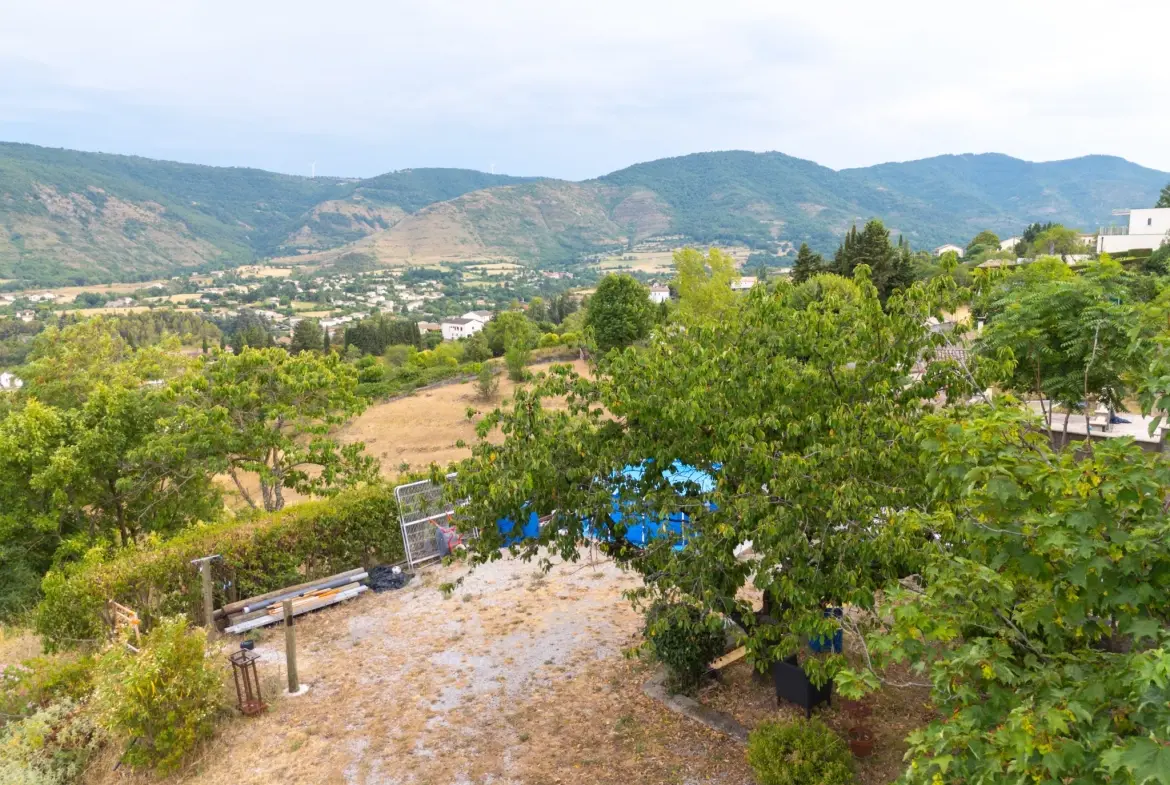 Maison rénovée avec piscine, 4 chambres, grand terrain à Privas secteur Ruissol 