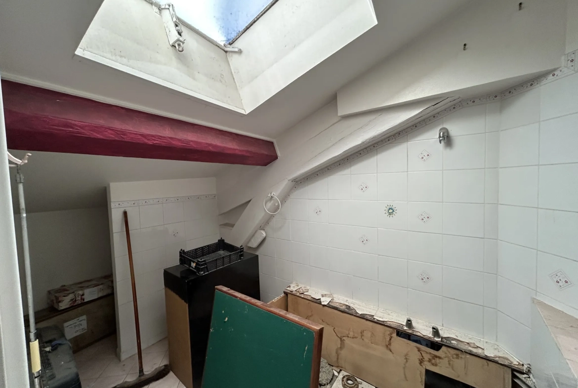 Appartement T3 à rénover au dernier étage rue de Metz, Toulouse - Excellente localisation 