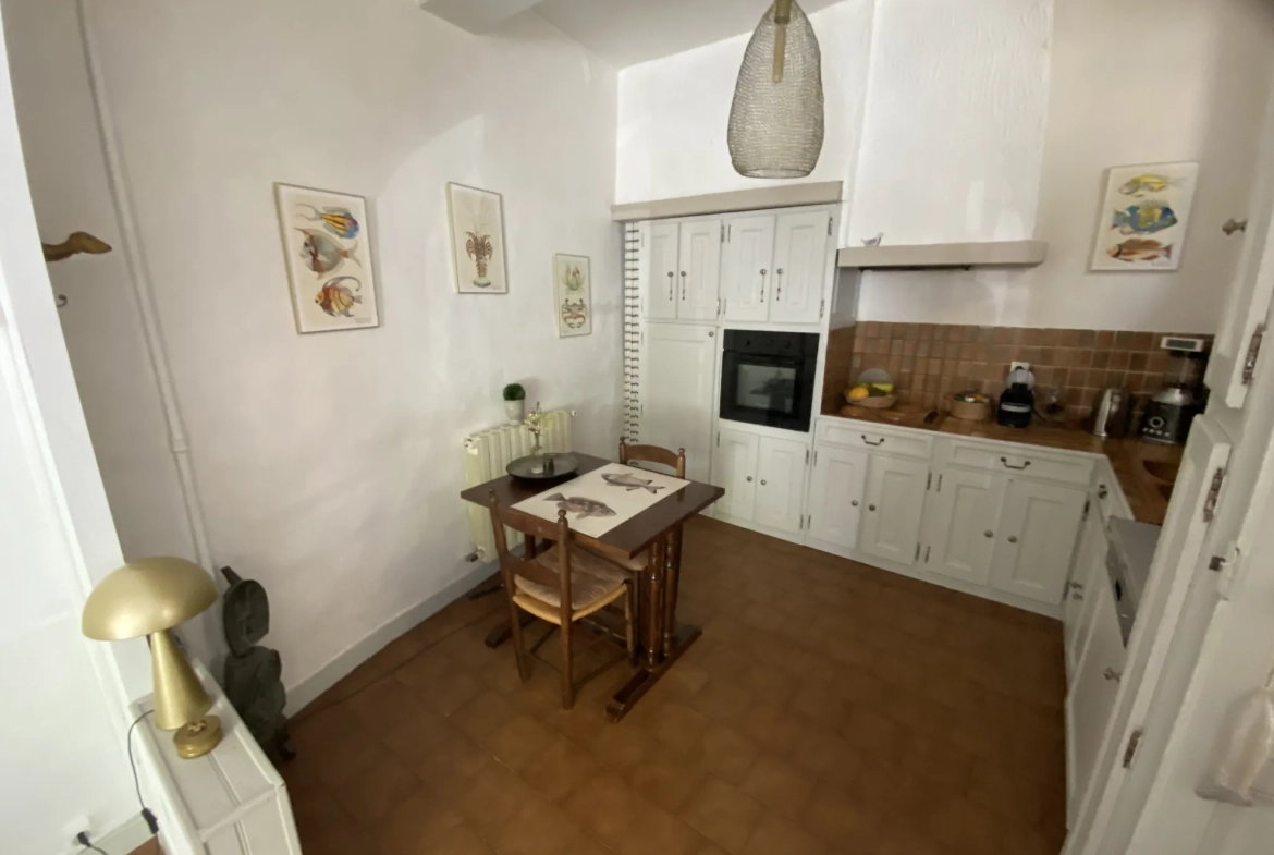 Maison de village à Anduze avec 2 chambres, bureau et garage - Centre-ville idéal 