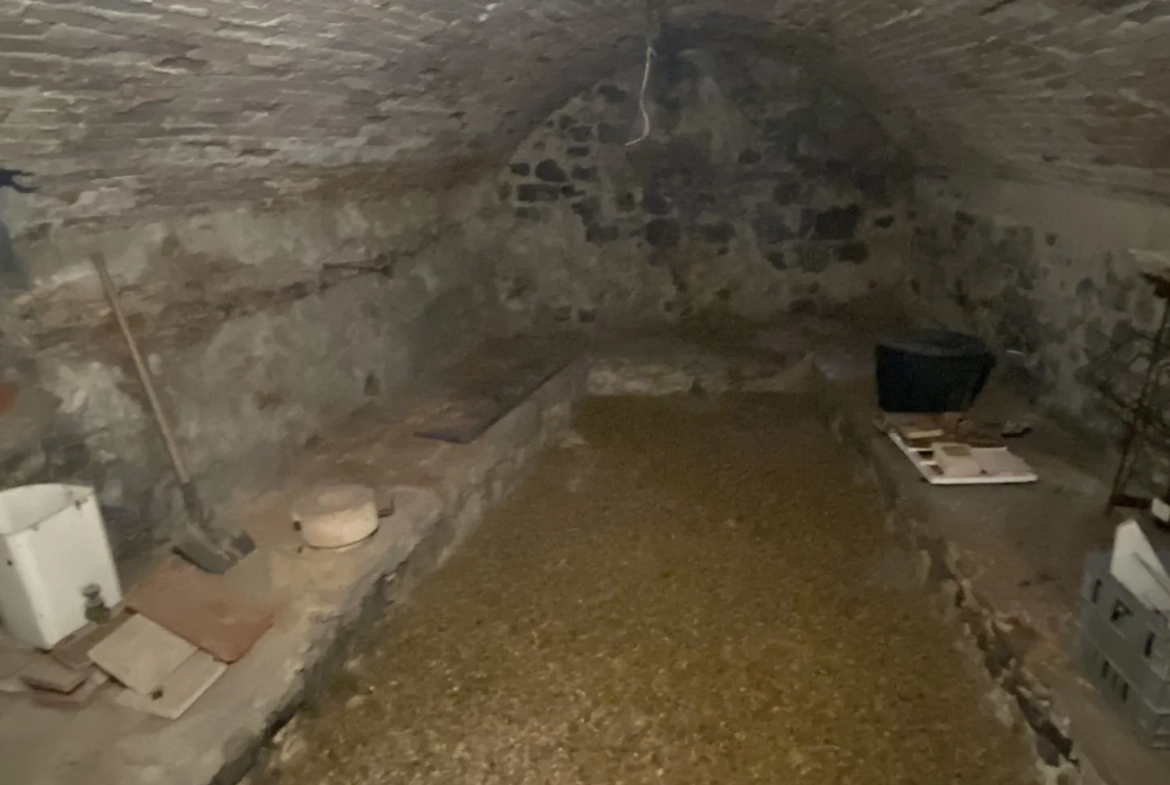 Maison de village à Anduze avec 2 chambres, bureau et garage - Centre-ville idéal 
