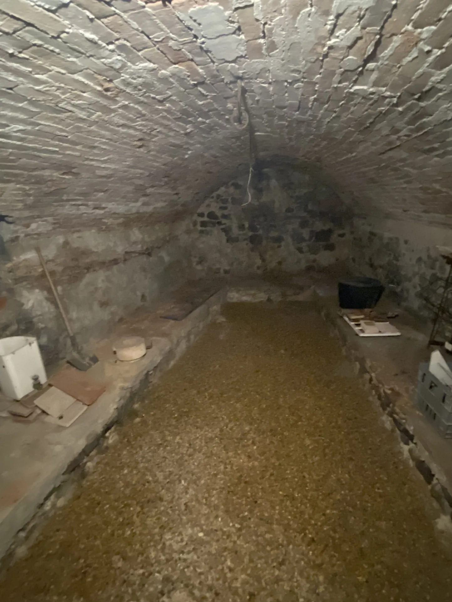 Maison de village à Anduze avec 2 chambres, bureau et garage - Centre-ville idéal 