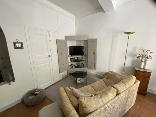Maison de village à Anduze avec 2 chambres, bureau et garage - Centre-ville idéal