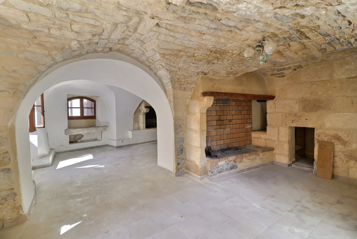 À vendre deux maisons de village à Congéniès - Idéal investissement avec charme et potentiel 