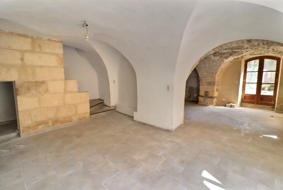 À vendre deux maisons de village à Congéniès - Idéal investissement avec charme et potentiel 