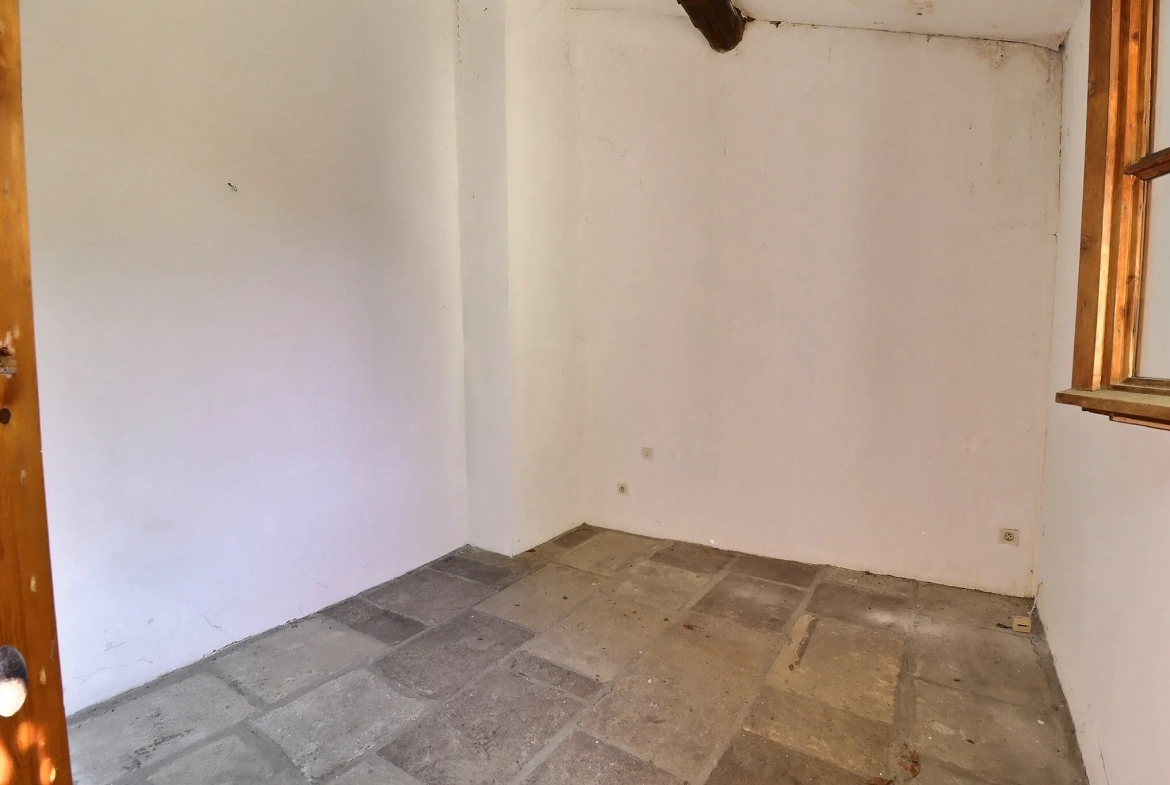 À vendre deux maisons de village à Congéniès - Idéal investissement avec charme et potentiel 