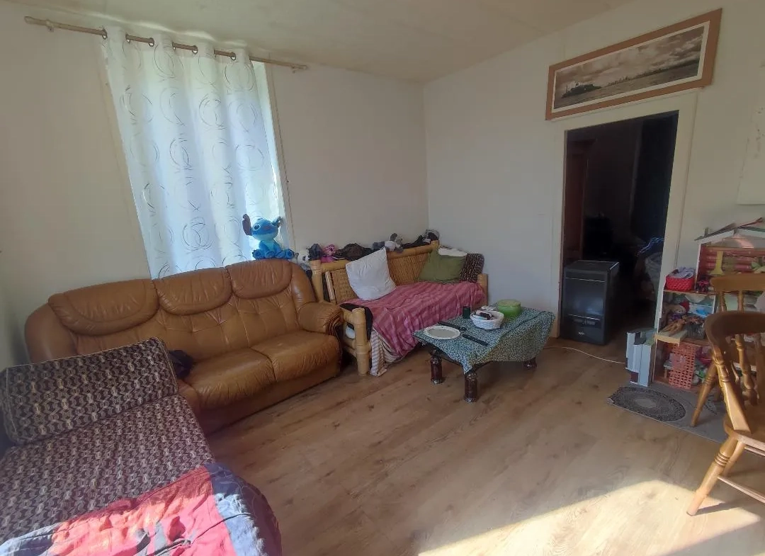 Maison de caractère avec dépendances à Saint-Féréol en vente 