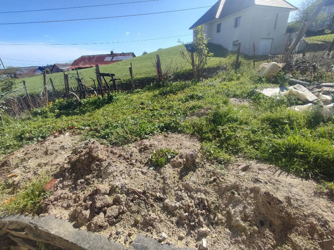 Maison de caractère avec dépendances à Saint-Féréol en vente 