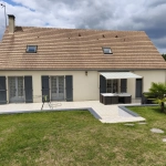 Belle maison à vendre à Challes avec piscine, grand jardin et garage