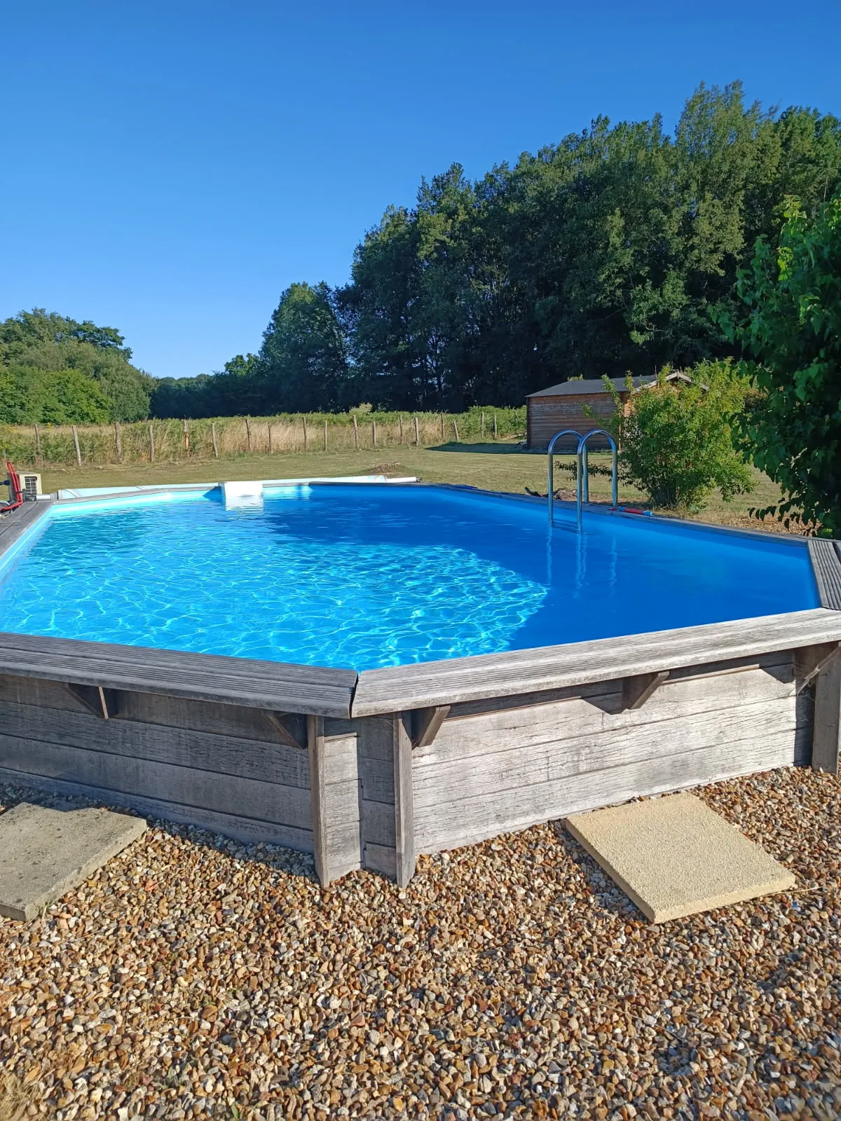 Belle maison à vendre à Challes avec piscine, grand jardin et garage 