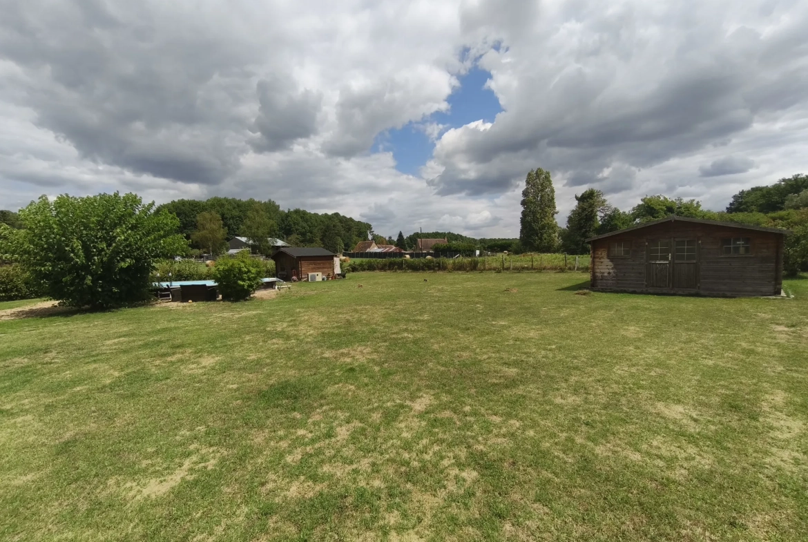 Belle maison à vendre à Challes avec piscine, grand jardin et garage 