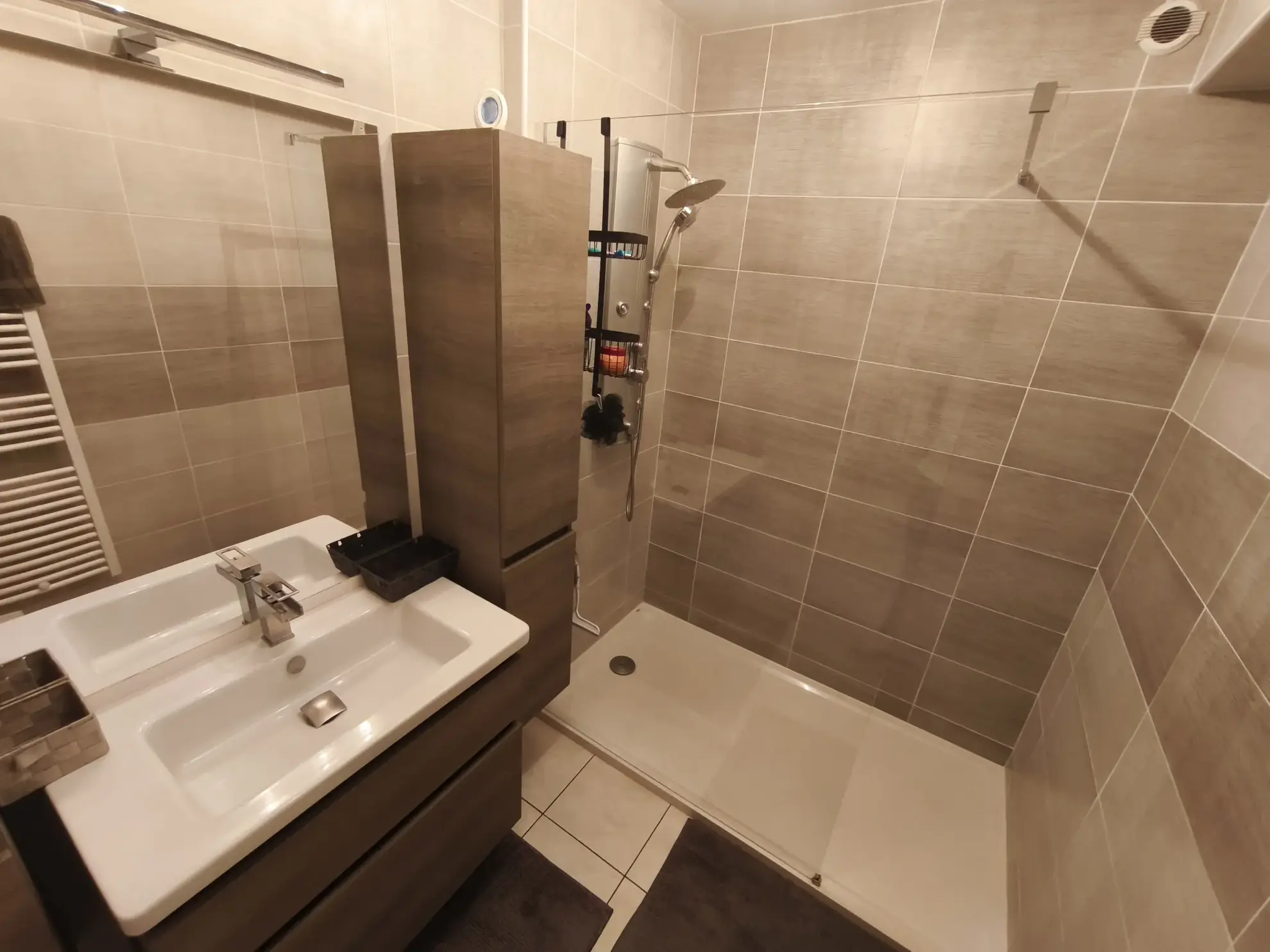 Belle maison à vendre à Challes avec piscine, grand jardin et garage 