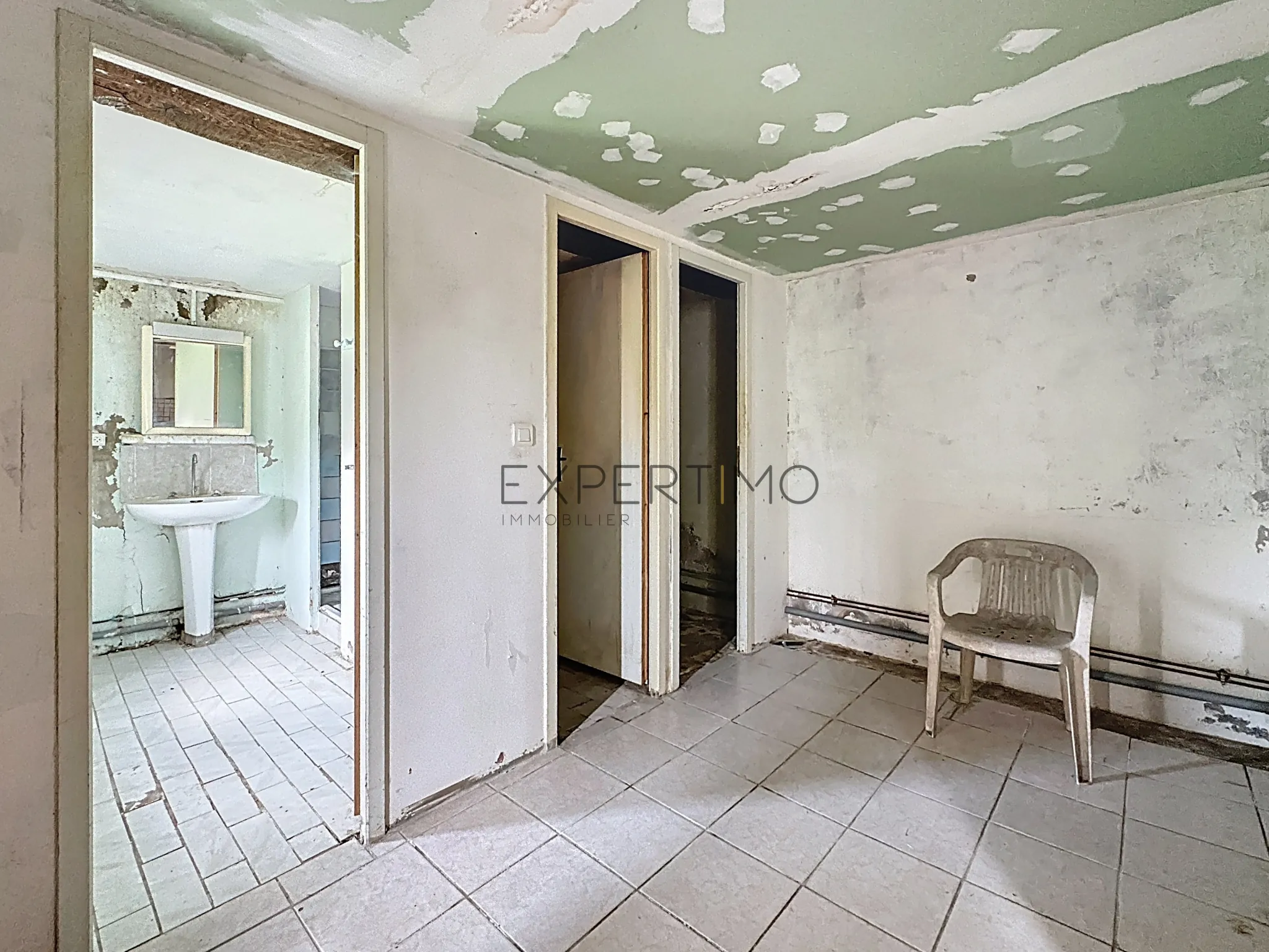 Ensemble immobilier en pierre à rénover à Simandre (71) - Opportunité rare 