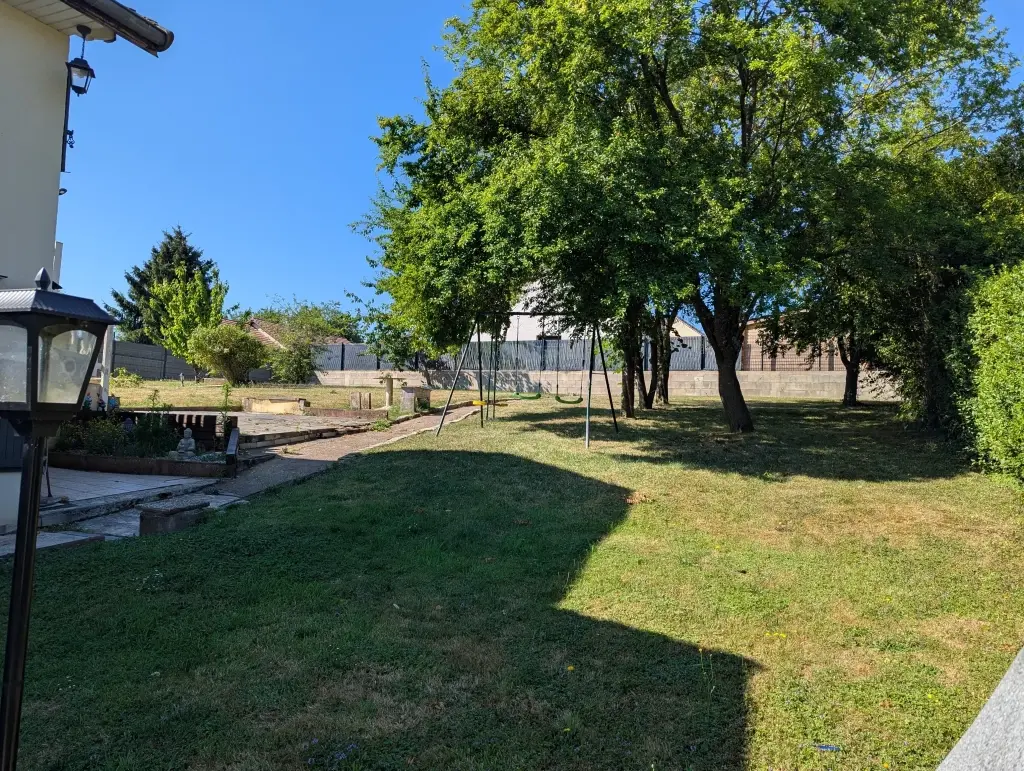 Maison individuelle à Arc-les-Gray de 116 m² avec jardin et garage