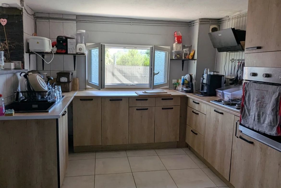 Maison individuelle à Arc-les-Gray de 116 m² avec jardin et garage 