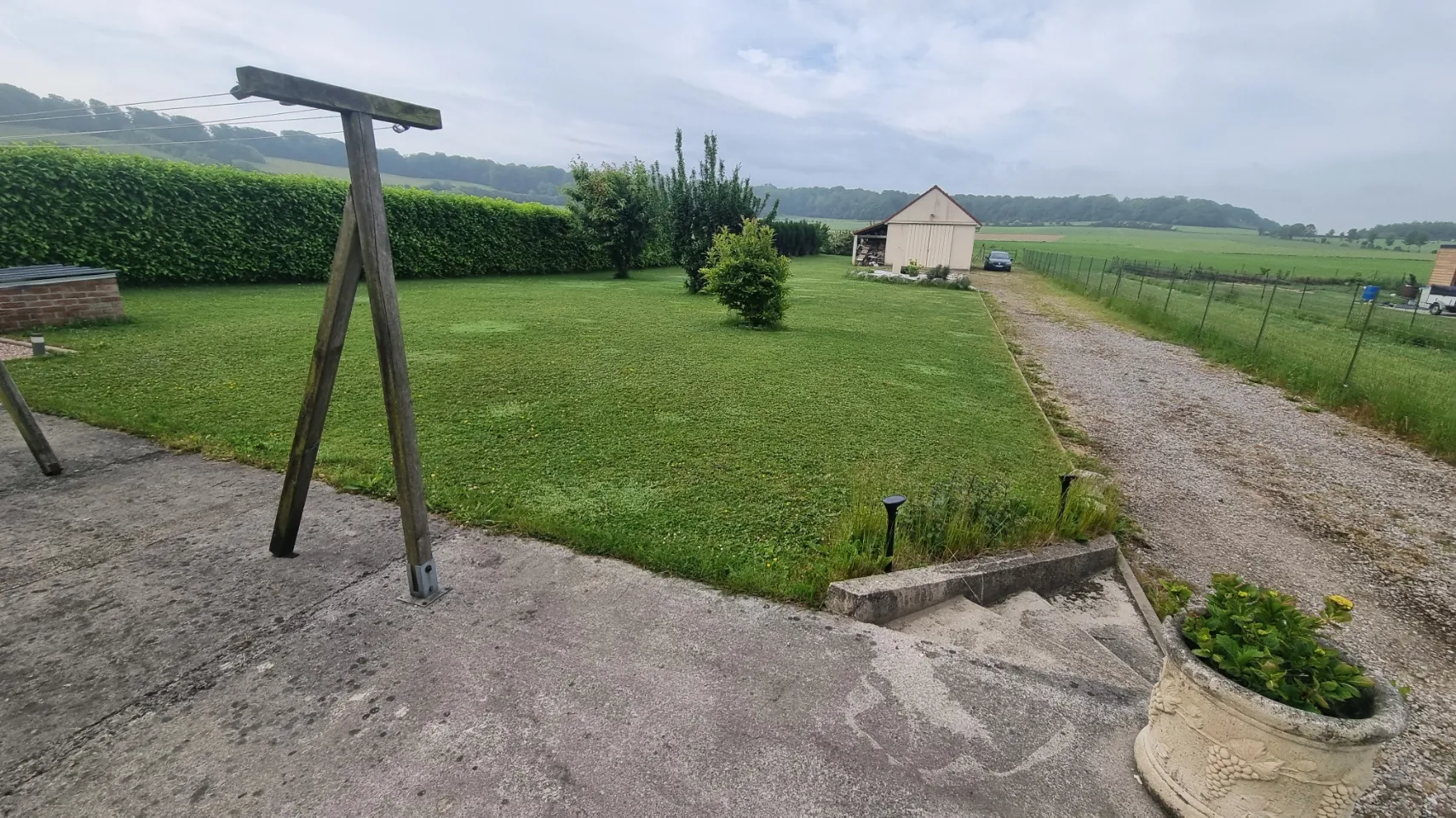 Belle maison individuelle à Hermelinghen avec grand terrain et double garage 