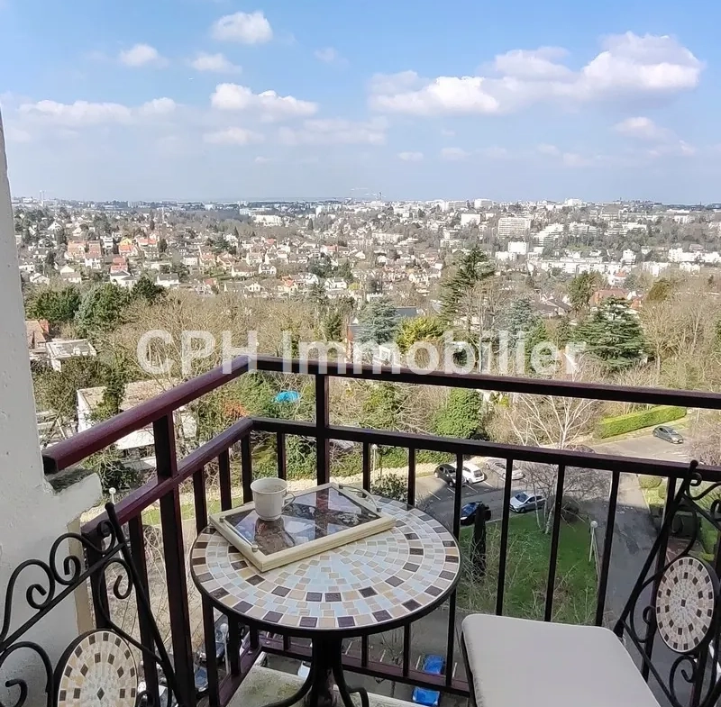 Appartement 5 pièces avec vue panoramique sur la vallée de la Seine à Le Pecq 