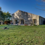 Belle maison en pierre rénovée de 133 m² avec jardin à Cubnezais