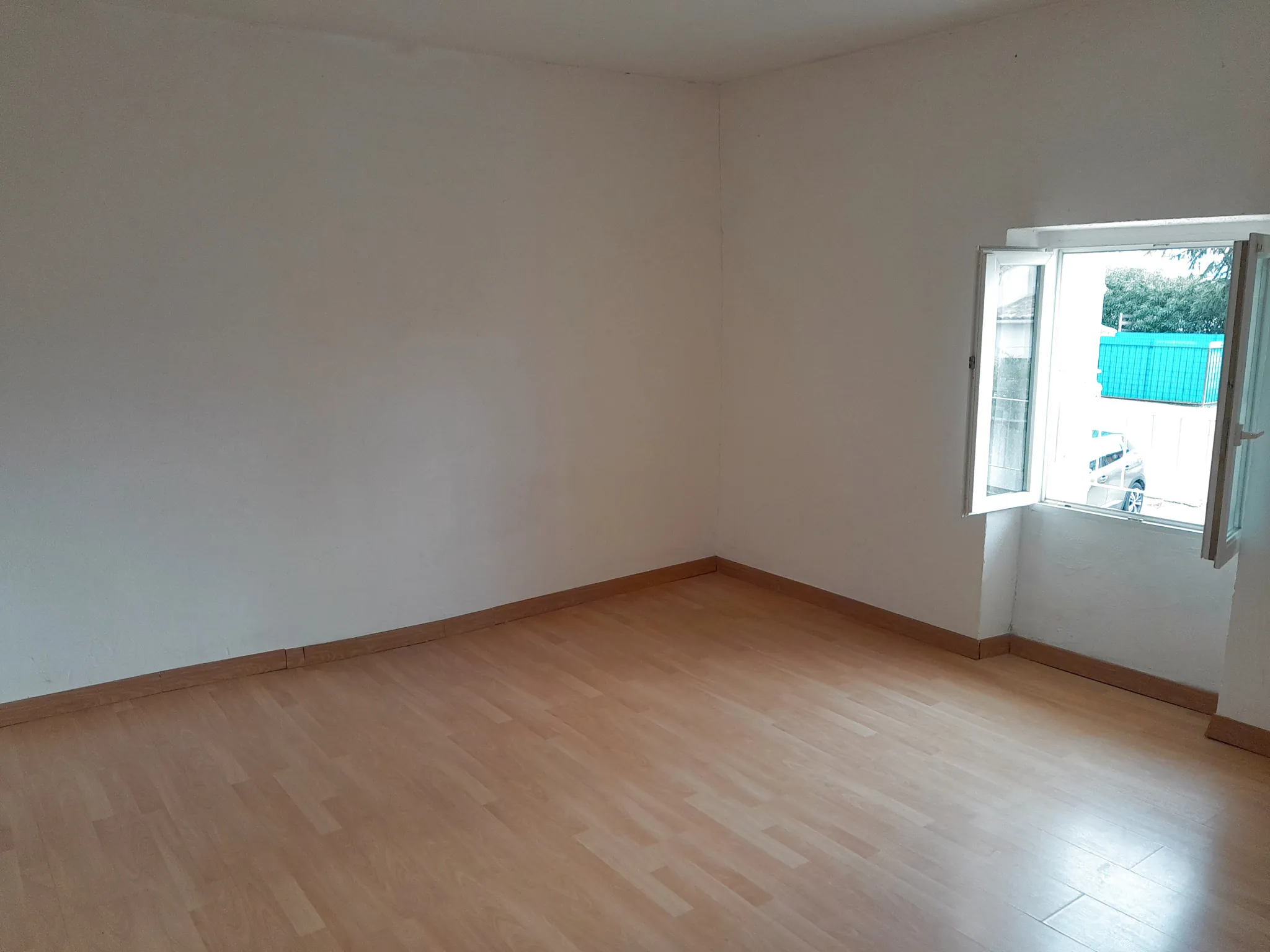 Belle maison de 84 m² avec terrasse à Caumont-sur-Durance - Idéalement située 