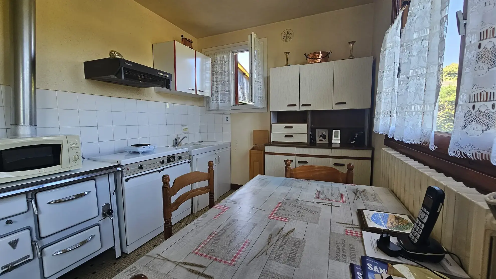 Maison en pierre à rénover à Sansac-Veinazès - Potentiel avec garage et jardin 
