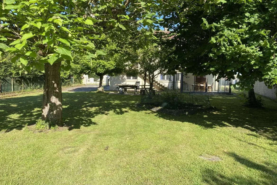 Maison 6 pièces à Toulenne - 189 m² avec potentiel et garage 