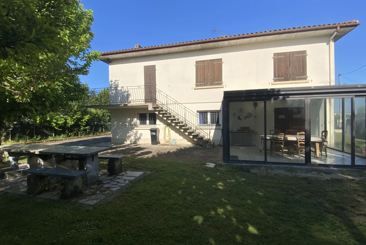 Maison 6 pièces à Toulenne - 189 m² avec potentiel et garage 