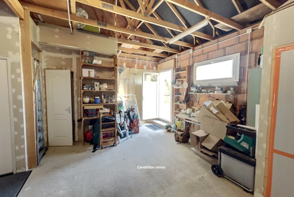 Maison familiale de 3 chambres à Bourganeuf avec garage et grand terrain 