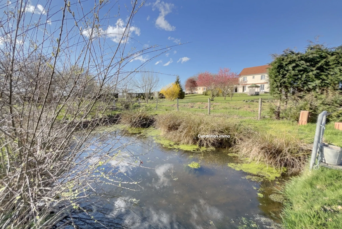 Maison familiale de 3 chambres à Bourganeuf avec garage et grand terrain 