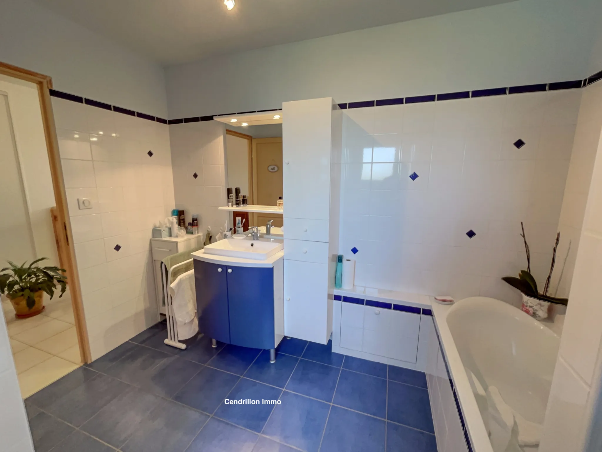 Maison familiale de 3 chambres à Bourganeuf avec garage et grand terrain 