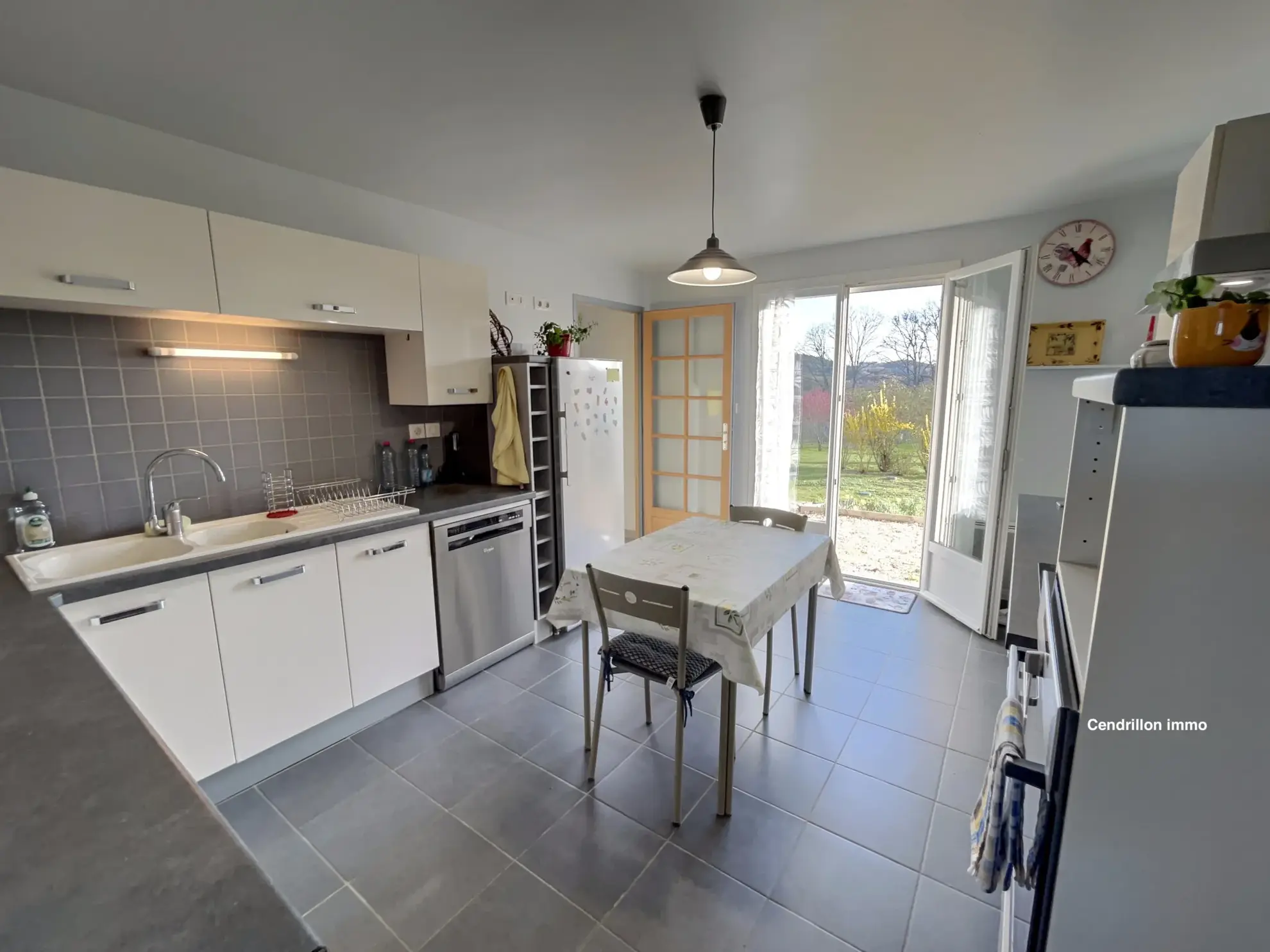 Maison familiale de 3 chambres à Bourganeuf avec garage et grand terrain 