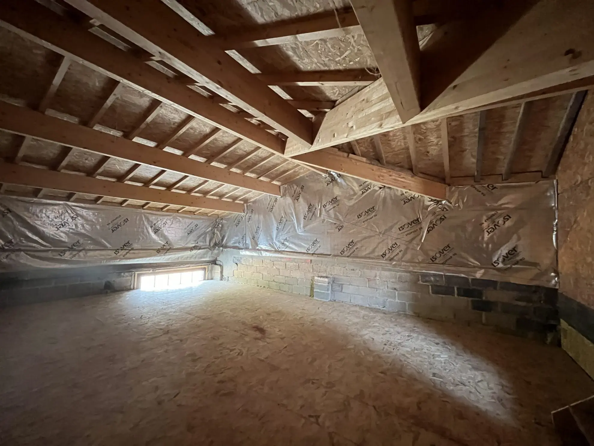 Magnifique duplex brut de 132 m² à Saint-Lager avec extérieur 