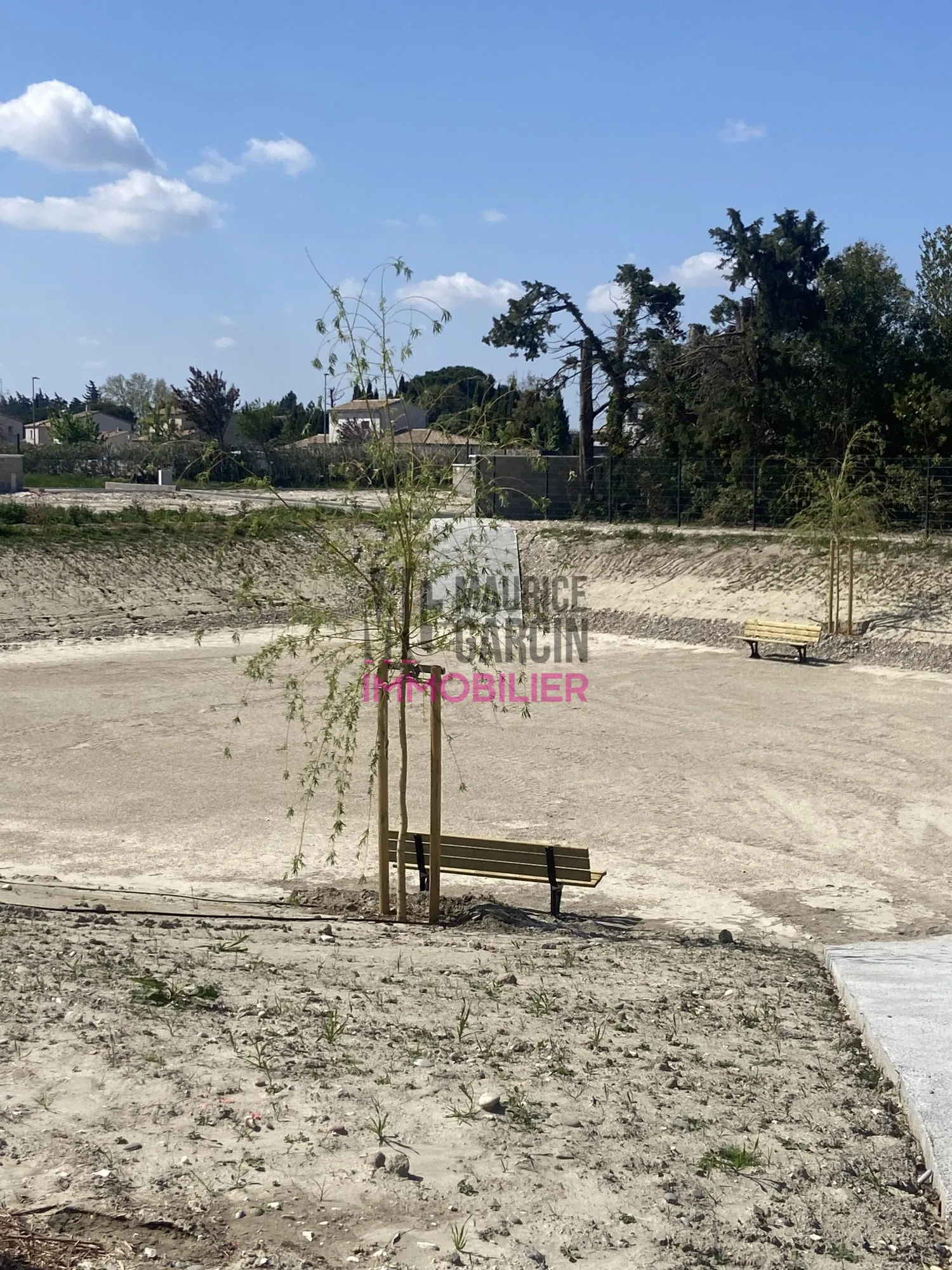 Terrain constructible à Châteaurenard, parcelles viabilisées et libres de constructeur 