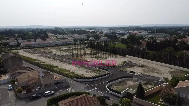 Terrain constructible à Châteaurenard, parcelles viabilisées et libres de constructeur 