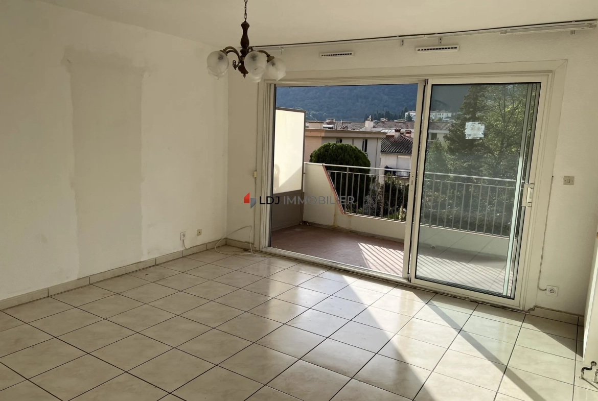 Bel appartement 3 pièces avec terrasse à Amélie-les-Bains-Palalda 