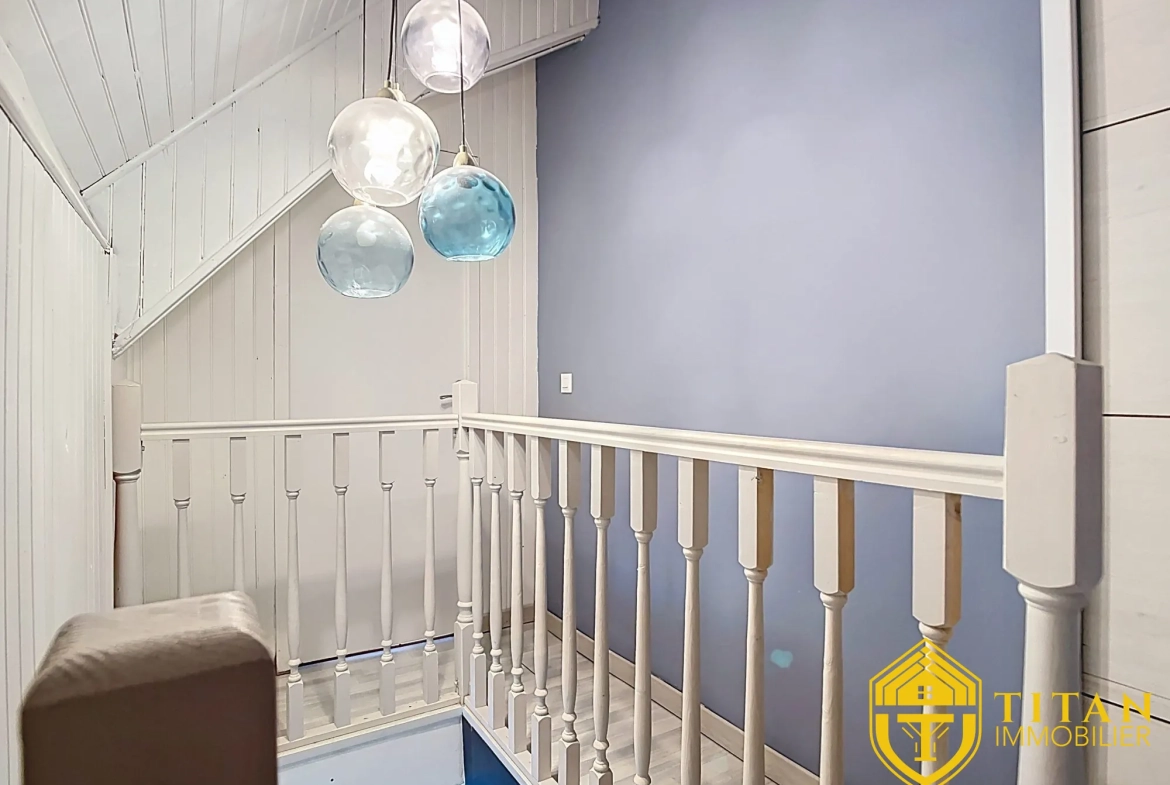 Maison, deux chambres, grand jardin, Faubourg de Cassel - Titan Immobilier Maison 4 pièces rénovée à Socx, 90,6 m², au prix de 179 900 € 